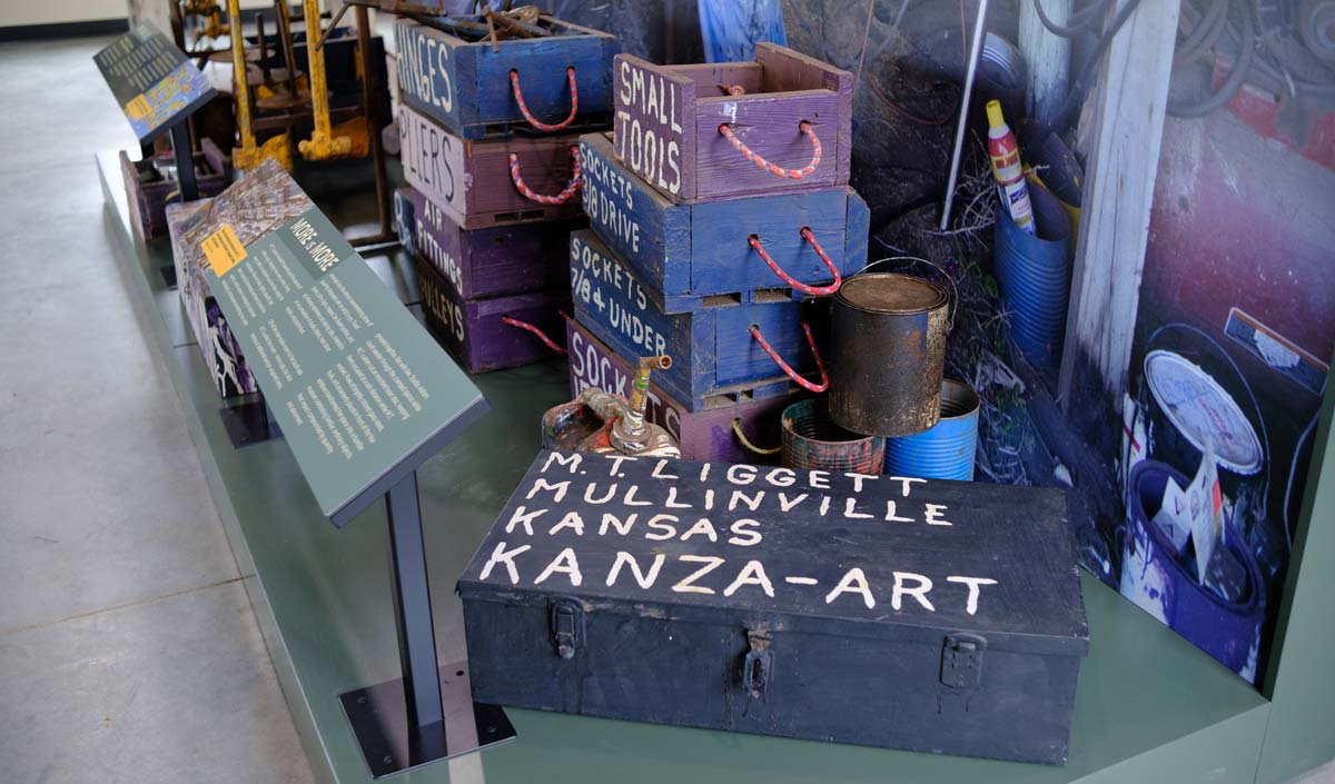 A reader rail on the center platform with boxes stacked behind